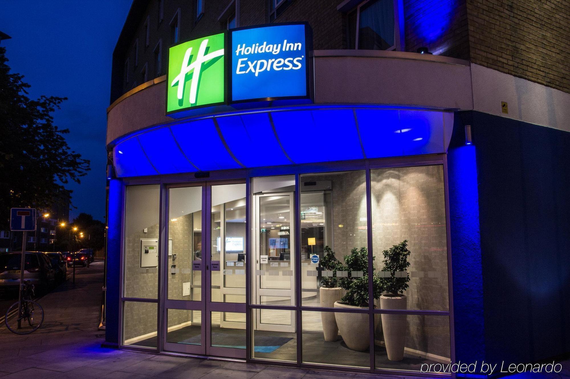 Holiday Inn Express Earls Court, An Ihg Hotel Лондон Екстер'єр фото